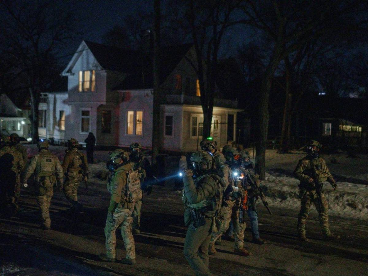 ¿Qué es la Ley de Insurrección que Trump quiere imponer en Minneapolis por ataques a ICE?