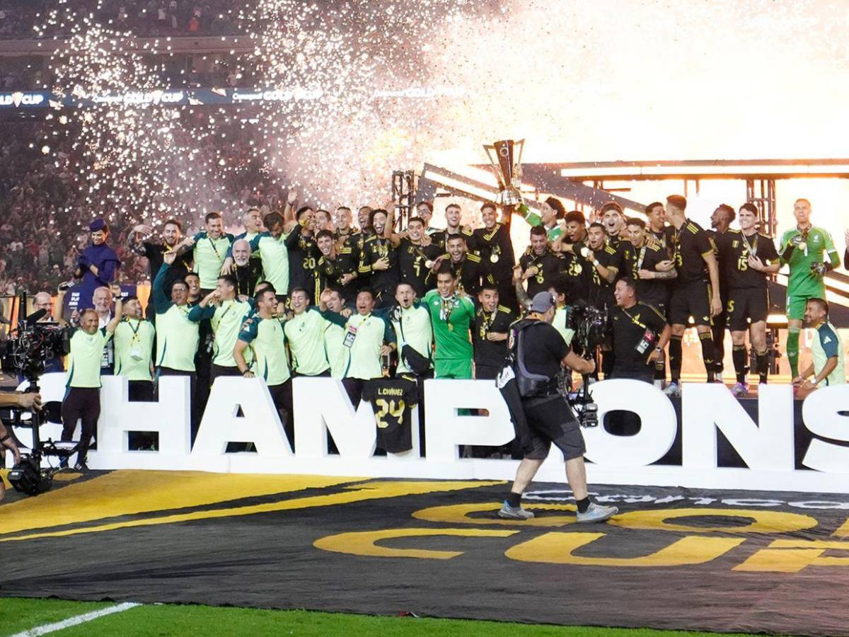 No se vio en TV: Euforia de México al levantar el título e Infantino celebra con los aztecas