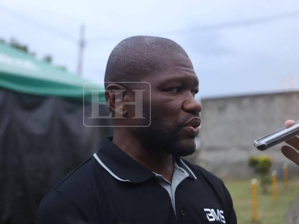 Quién es la bella chica nica y tres leyendas con Honduras apoyando en Managua