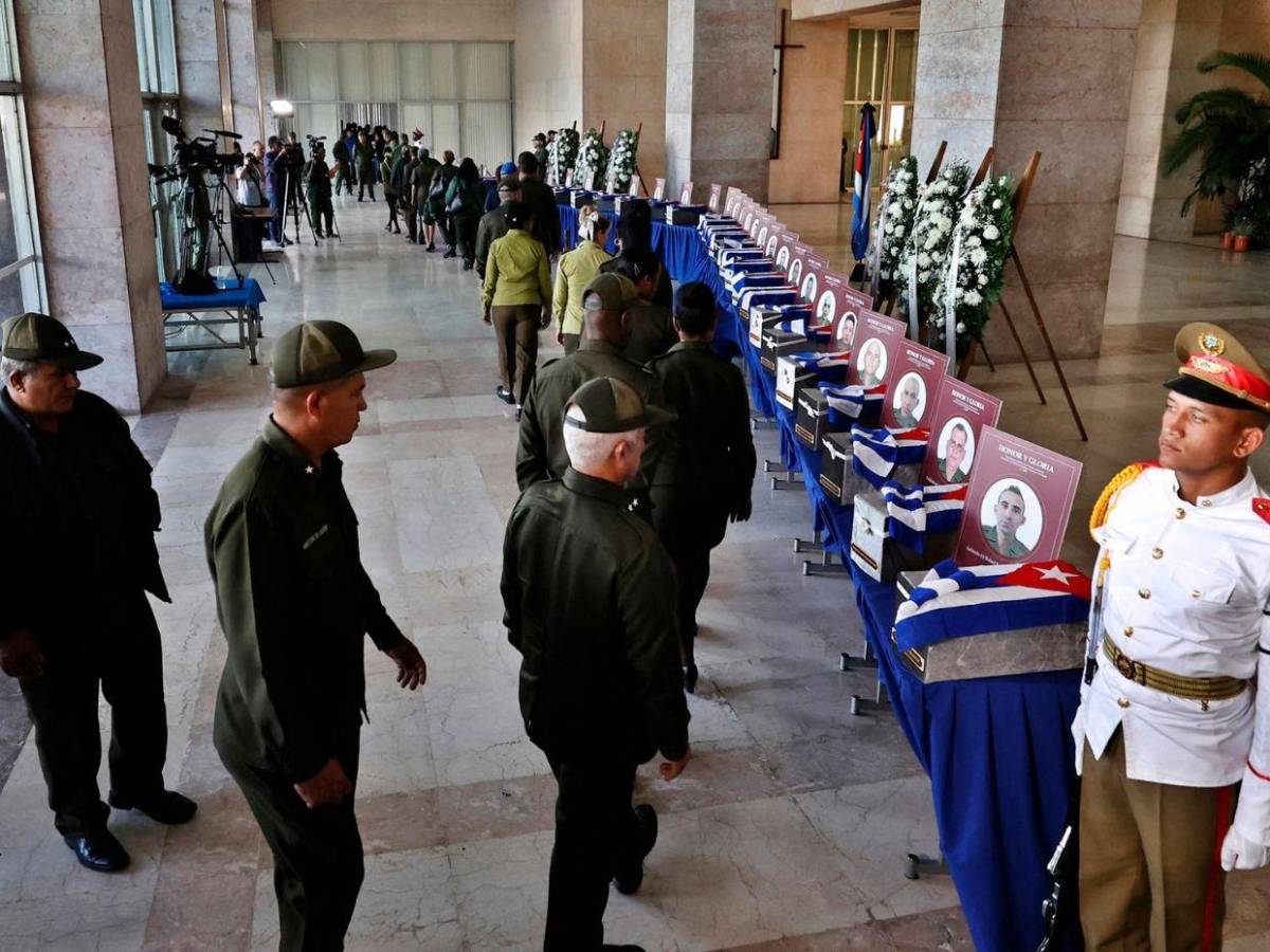 Cuba despide a los 32 militares muertos en Venezuela