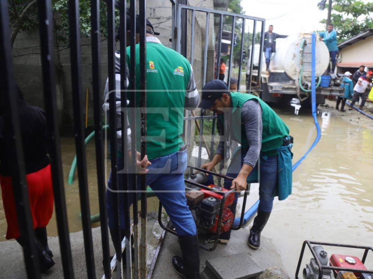 Damnificados e inundaciones en la Flor de Cuba de San Pedro Sula por las lluvias