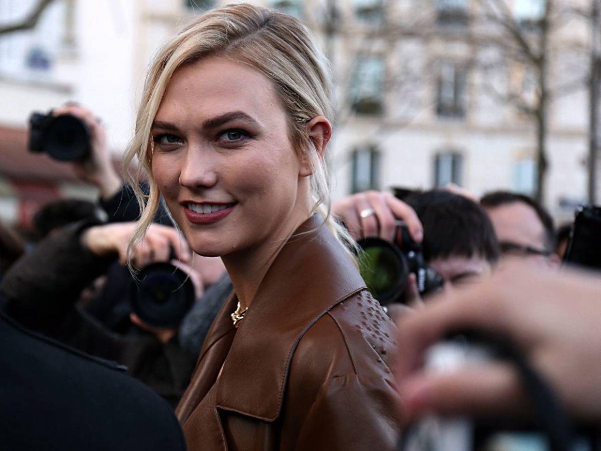 Karlie Kloss y el regreso al círculo íntimo de Taylor Swift en su boda con Travis Kelce