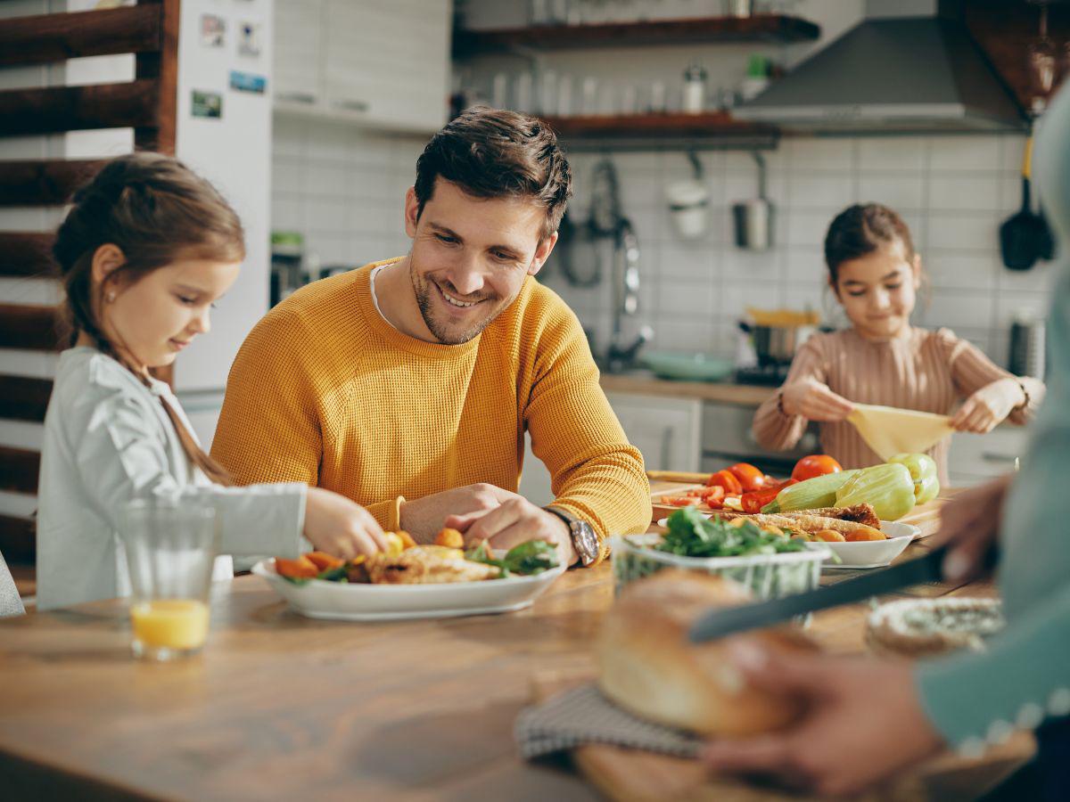 En familia, ¿cómo mejorar los hábitos alimenticios?