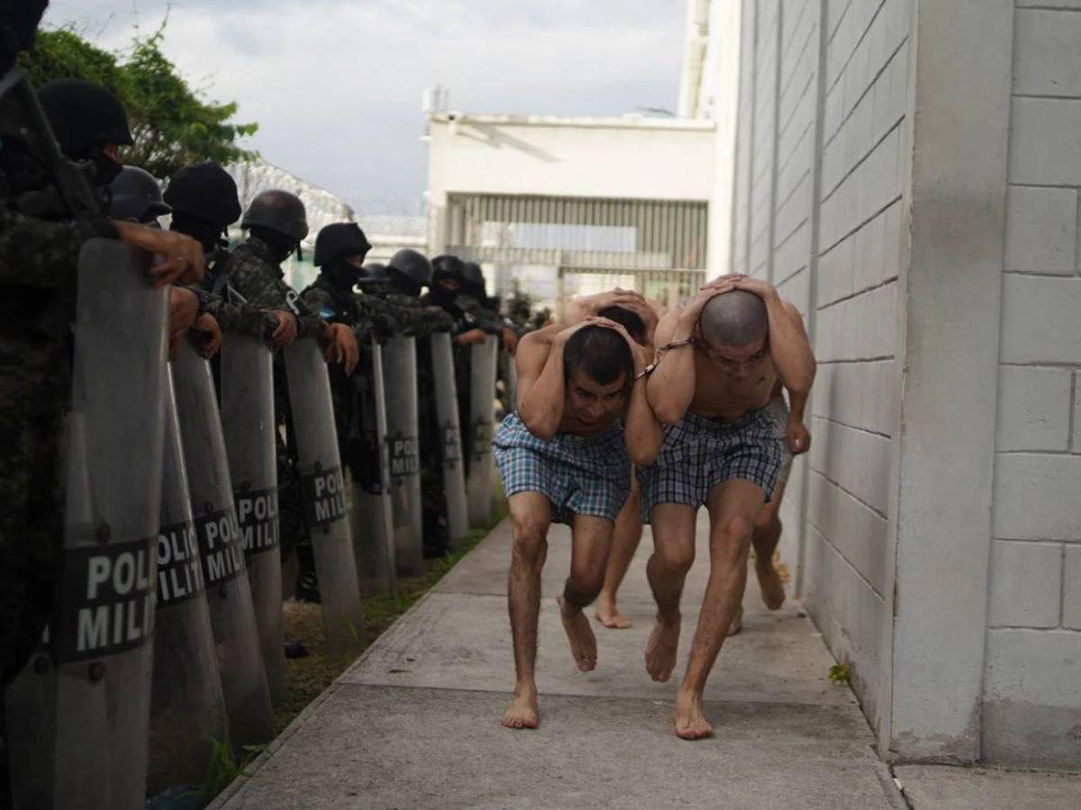 Juzgados por sus tatuajes y cárcel de por vida: lo aprobado por el CN en contra de las maras