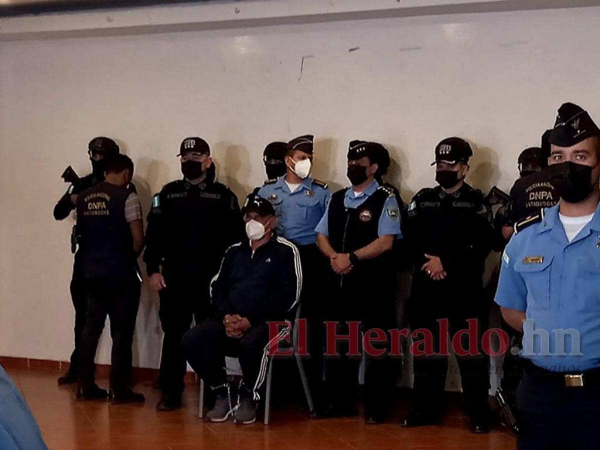 “Enchachado” de pies y manos presentan a Juan Carlos “El Tigre” Bonilla tras detención