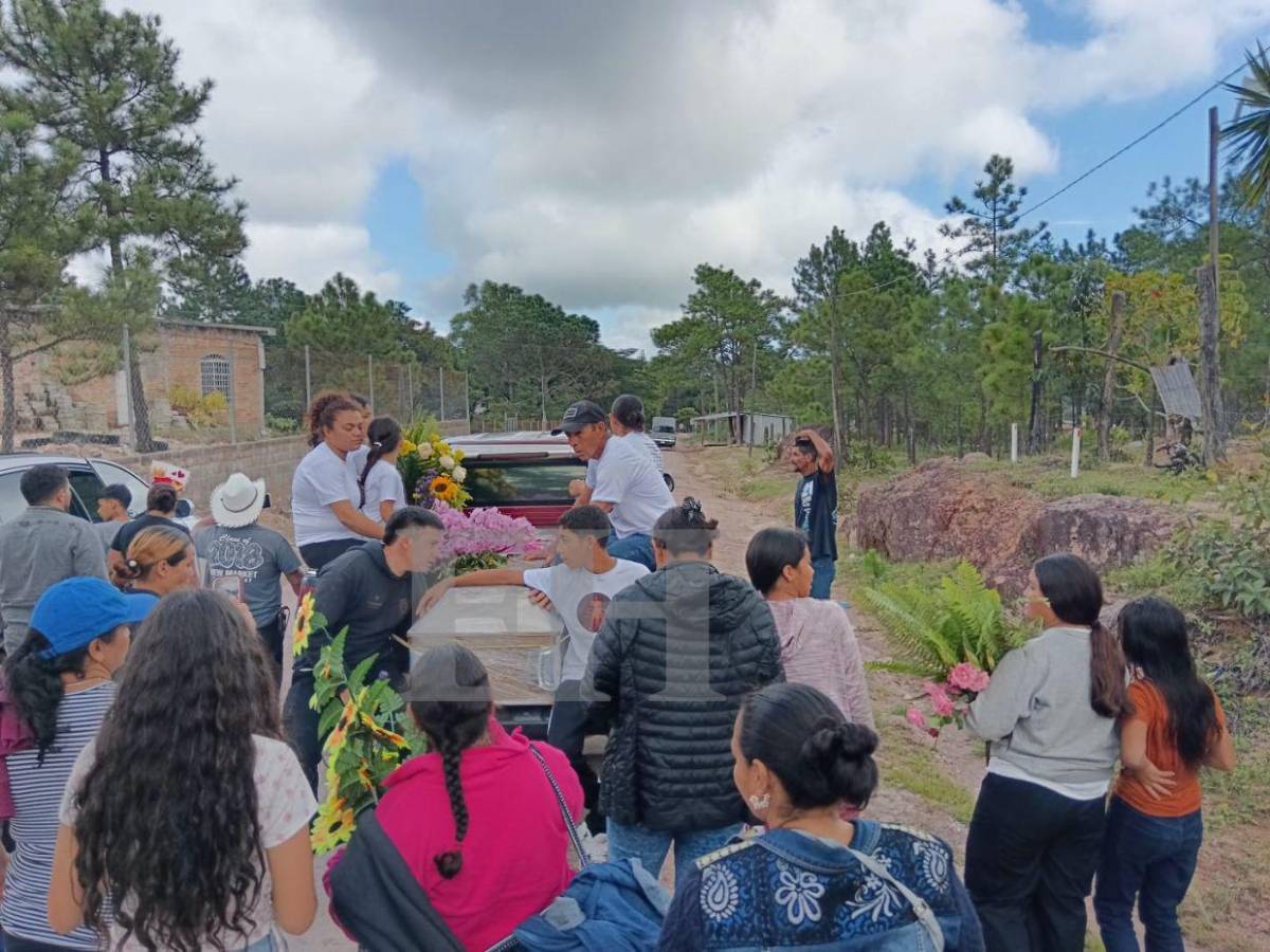 Nueva Armenia despide a Jancy España, su exreina que murió carbonizada en Mirador de Oriente