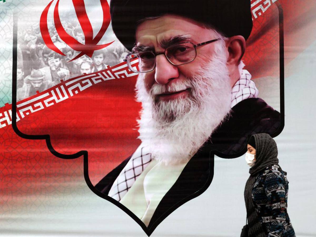 Líder supremo de Irán acusa a EEUU e Israel de fomentar “disturbios” en el país por muerte de Mahsa Amini