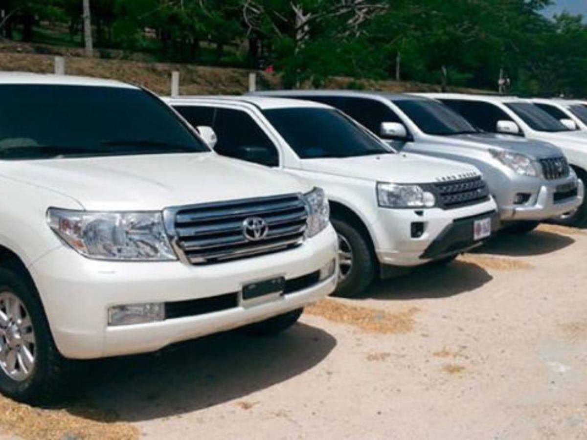 Casa Presidencial apenas tiene un inventario de 10 vehículos viejos