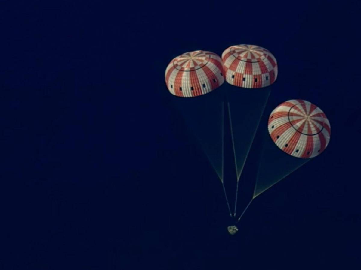 Así vivieron el amerizaje de la misión Artemis II en San Diego, California