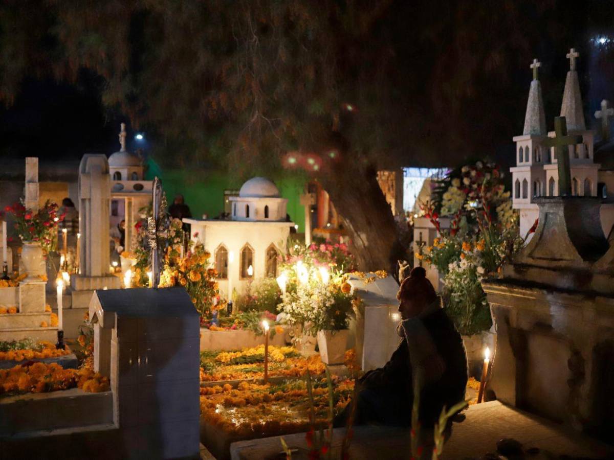 Día de Muertos: la tradición que revive los cementerios de México