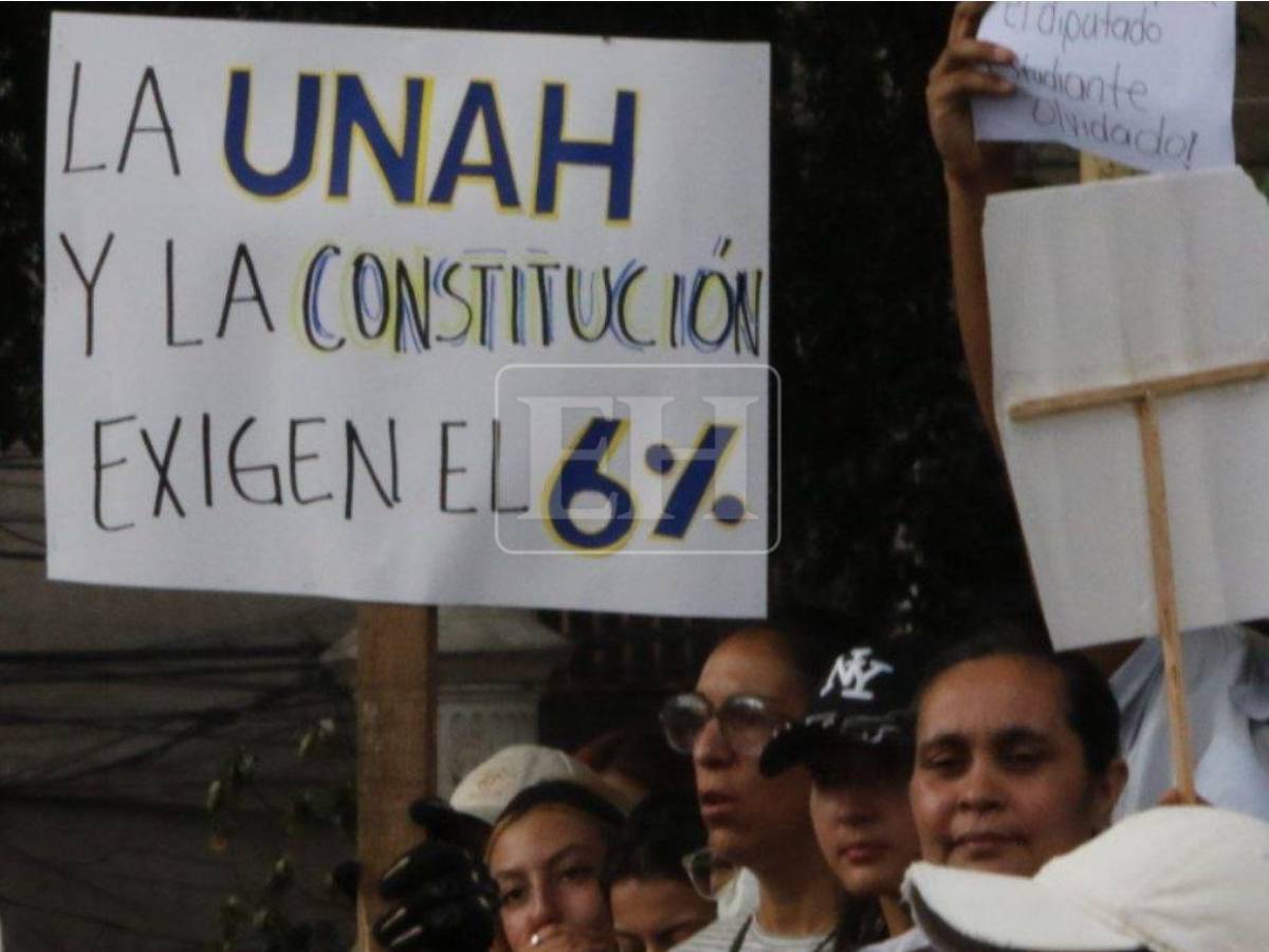 Gas lacrimógeno y piedras: distubios frente al CN tras protesta de estudiantes de la UNAH