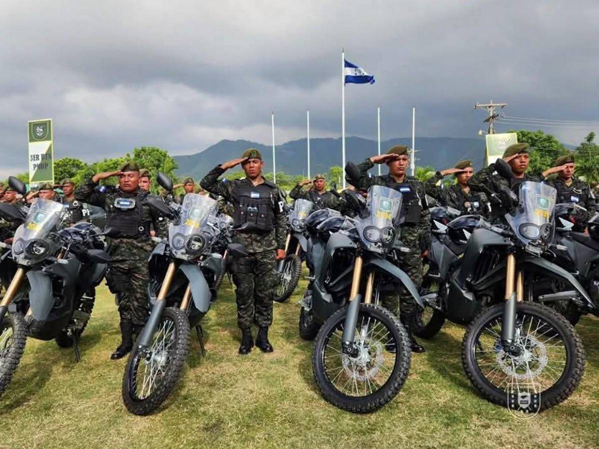 Con entrega de 110 vehículos  refuerzan operaciones de seguridad en zona norte de Honduras