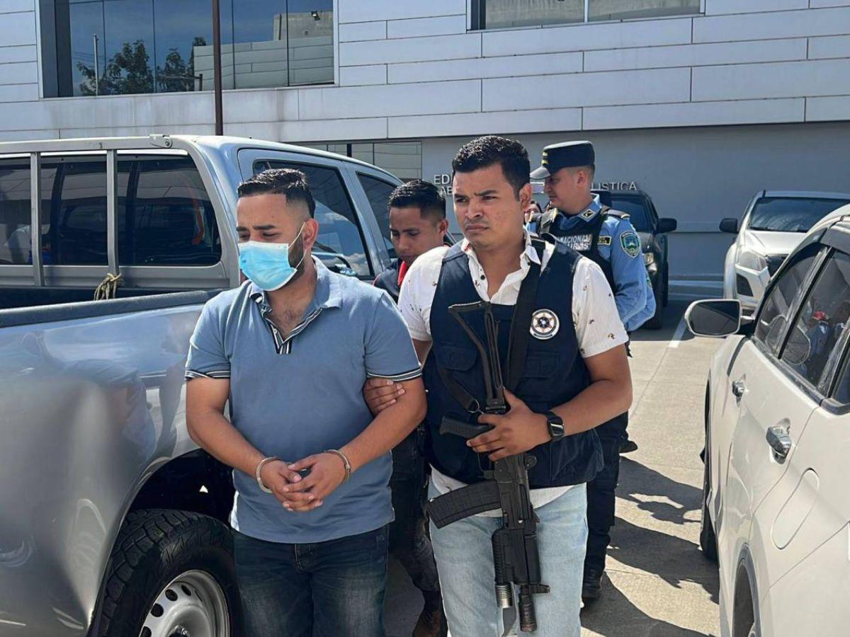 “El muchacho la llevó a las 9:00 de la mañana al hospital y el incidente fue a las 6:30”: hermana de Óscar Ramírez “El muchacho la llevó a las 9:00 de la mañana al hospital y el incidente fue a las 6:30”: hermana de Óscar Ramírez