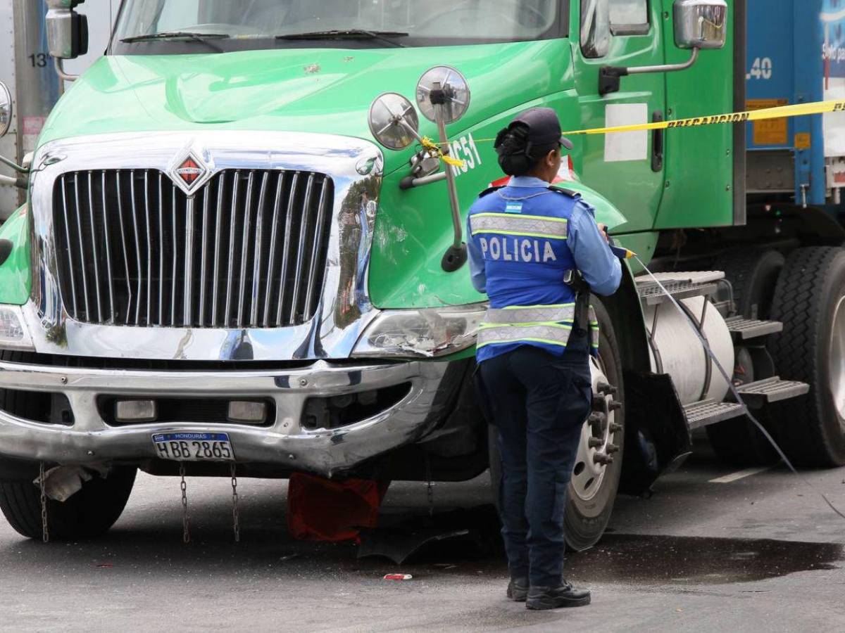 Las impactantes imágenes del brutal accidente en la CA-5 que dejó una mujer muerta