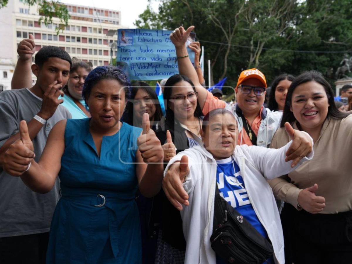 Simpatizantes llenan el centro de Tegucigalpa por investidura de Nasry Asfura