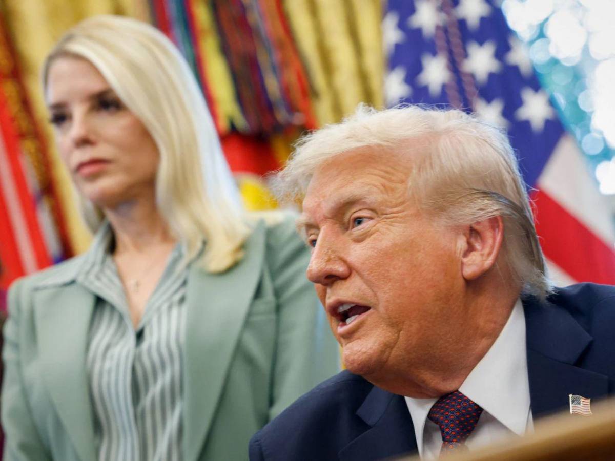 ¿Quién es Pam Bondi, fiscal general de EE UU destituida por Donald Trump?