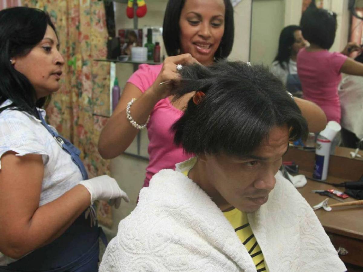 Autos de lujo y excentricidades: Así era la vida de Rambo de León en su mejor momento en Italia