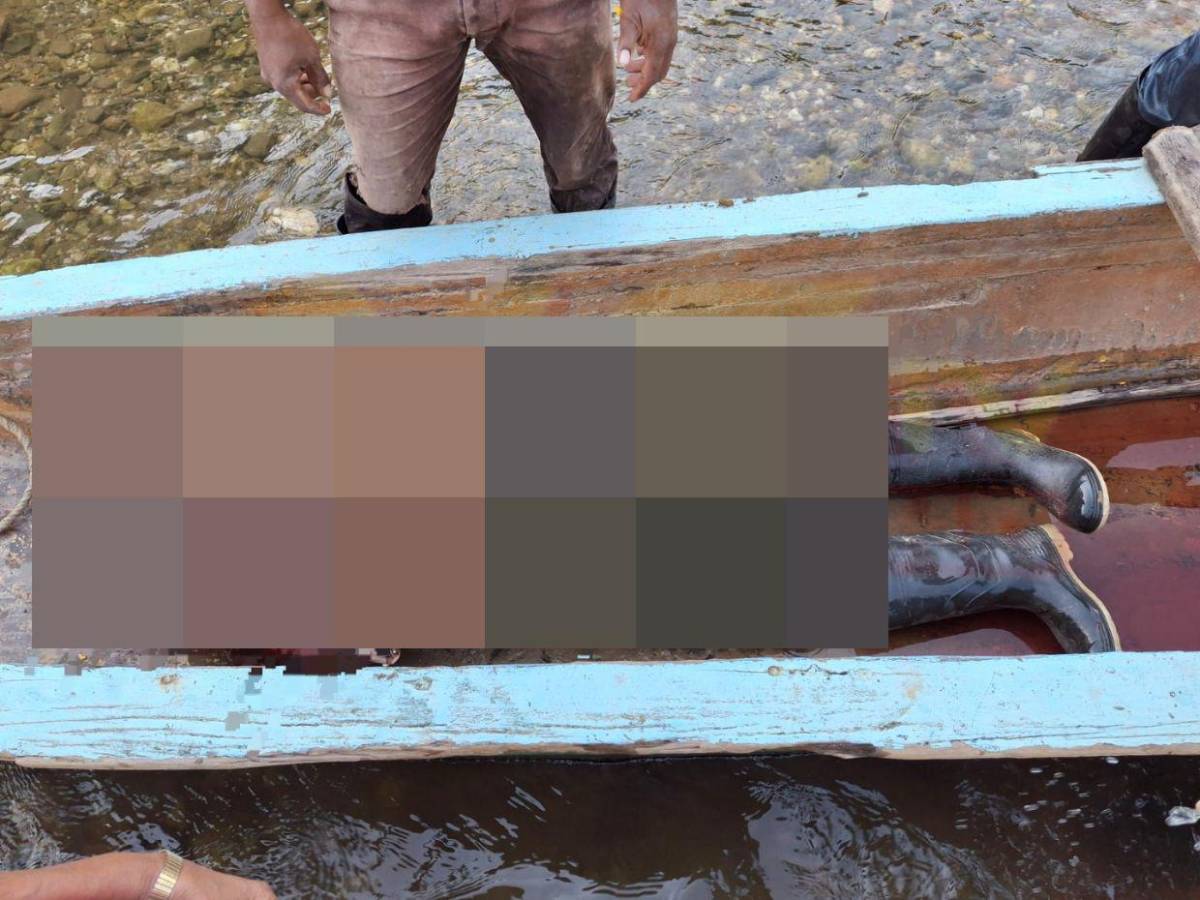 Retiran los cuerpos de Santos y Marcos Salinas, padre e hijo asesinados en Río Patuca