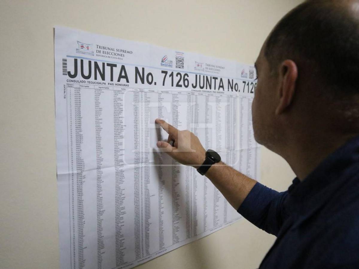 Costarricenses en Tegucigalpa votan para elegir presidente y diputados de su país