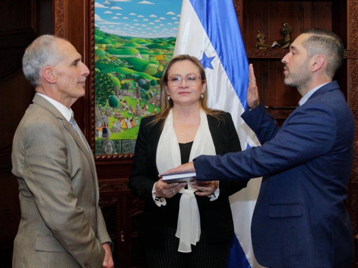 ¿Quiénes son los nuevos funcionarios juramentados por Nasry Asfura el 3 de marzo?