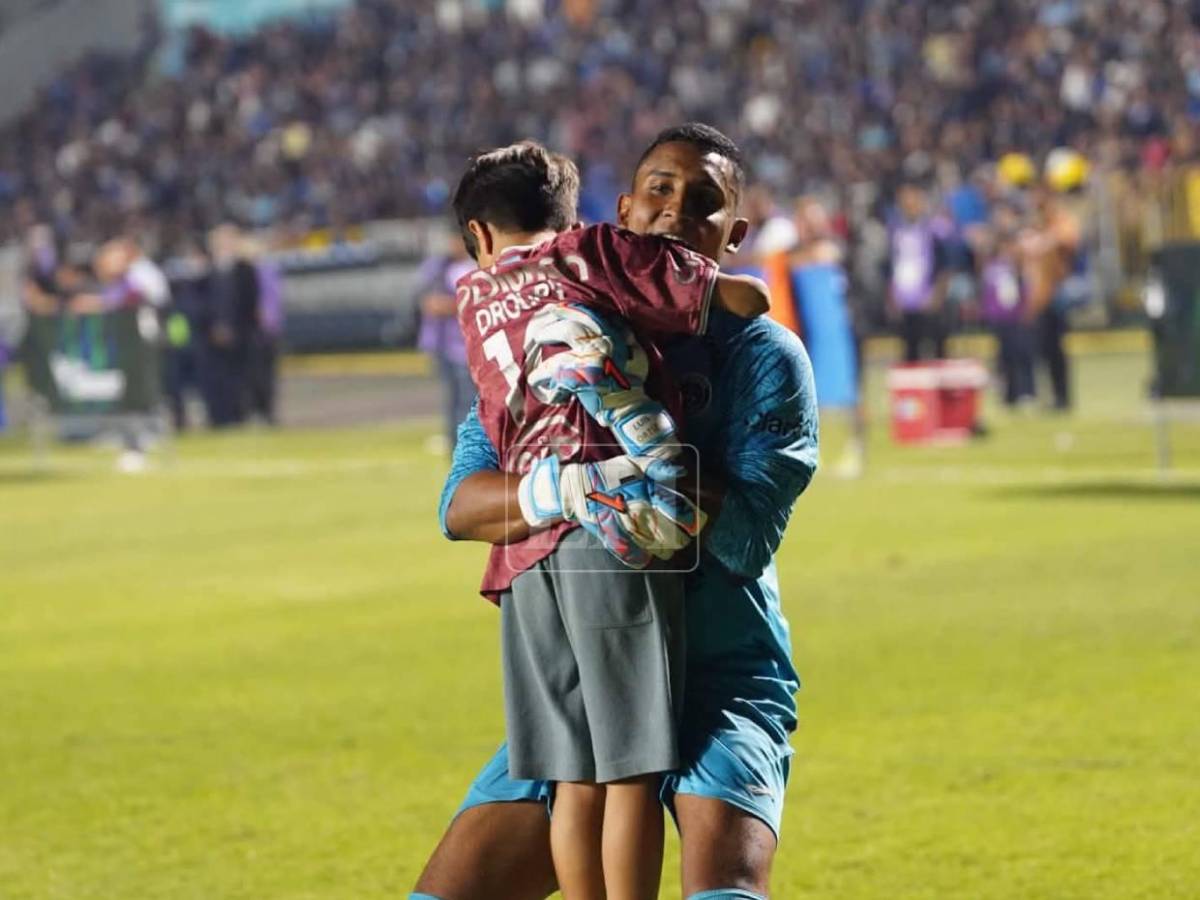 Emilio Izaguirre lloró y el lindo regaló a los jugadores: Motagua celebra la copa número 20