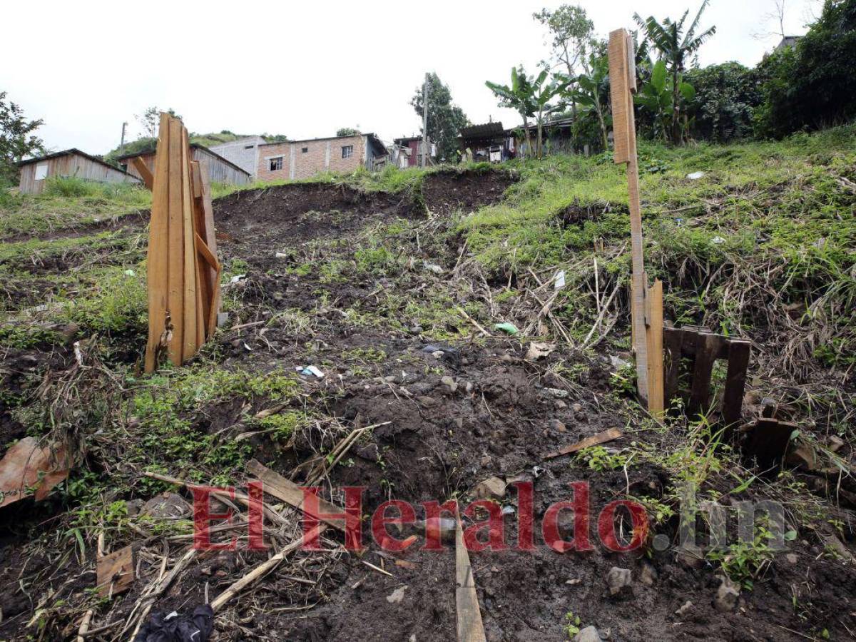 Colonia Dora de Asfura está en peligro por deslizamiento en la capital