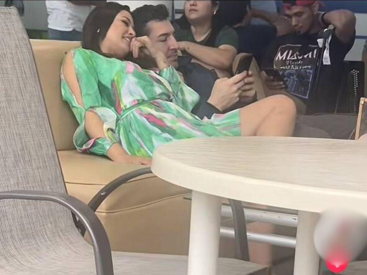 ¿Se acabó el amor? Novio de Milagro Flores es captado ignorándola por estar en su celular