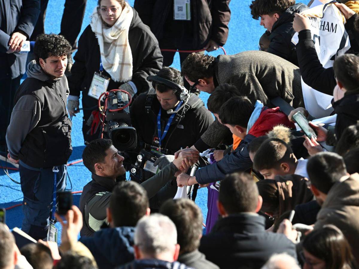 Real Madrid arropa a su afición y despierta ilusión en su penúltima práctica