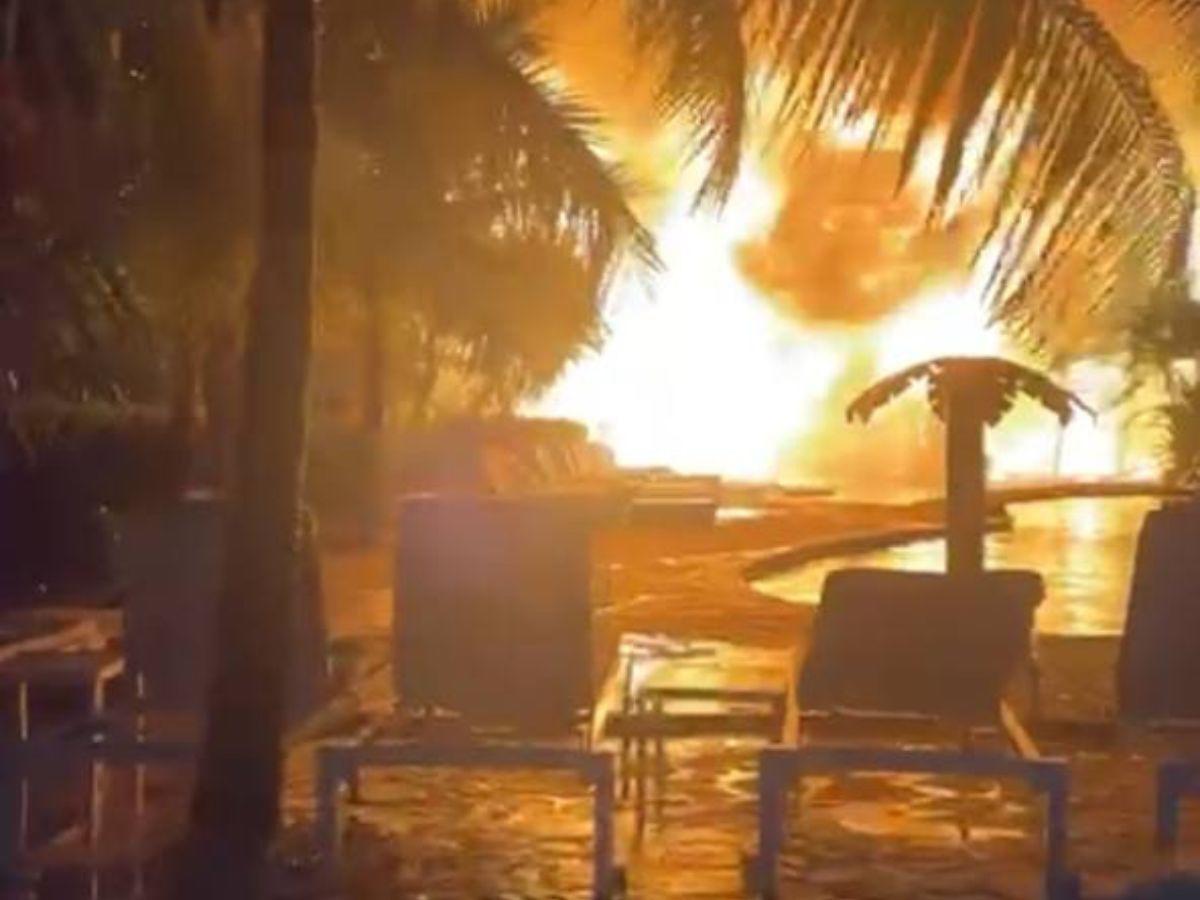 En imágenes: Fuertes llamas consumen complejo de famoso hotel en Roatán