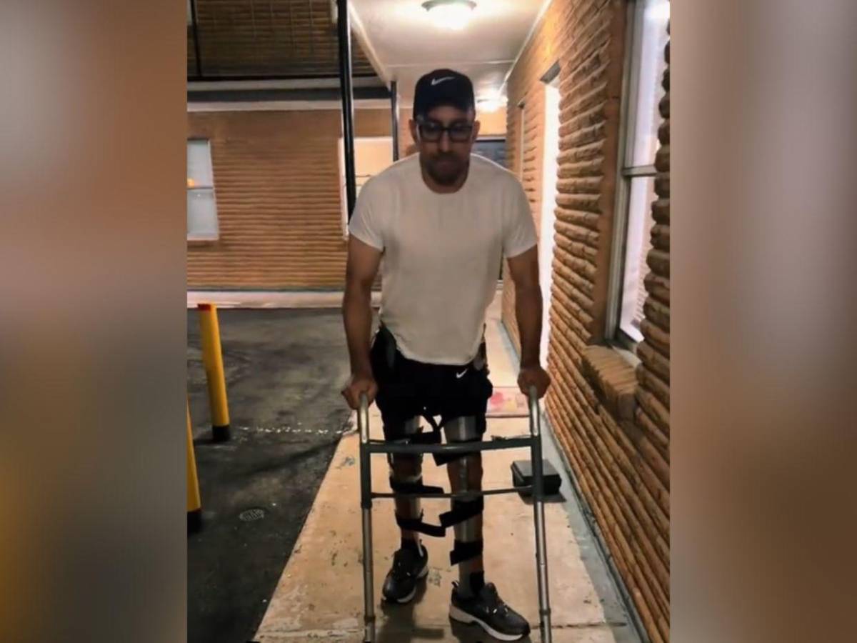 Tras caída en desfiles de 2025: el mayor David Maldonado vuelve a caminar