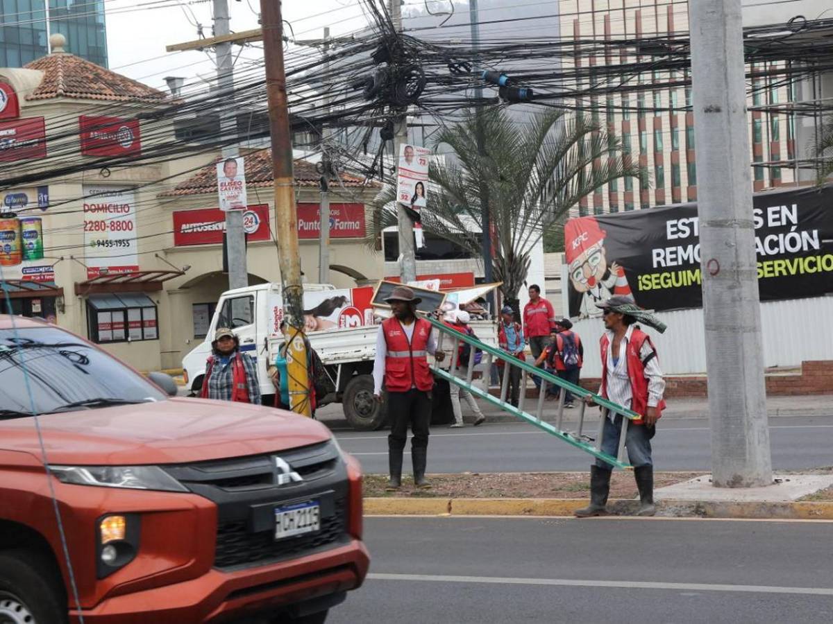 Despejan la capital de la propaganda política tras elecciones primarias