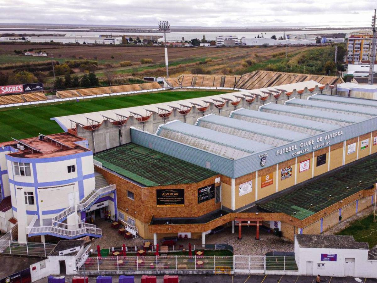 Así es Alverca FC, nuevo club de Julián Martínez del que Vinicius es el propietario