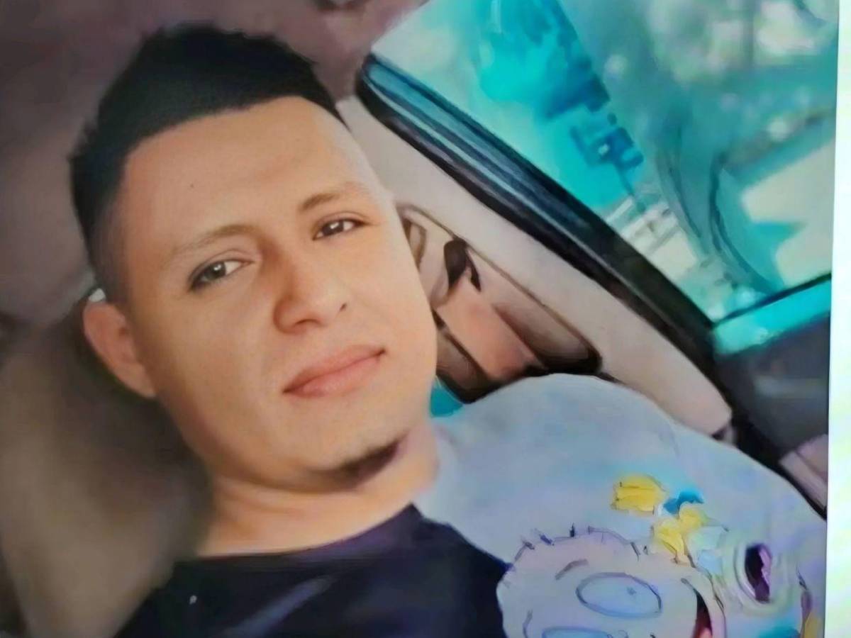 Su esposa se desmayó al encontrarlo: Muerte de taxista VIP en SPS y le dejan un rótulo