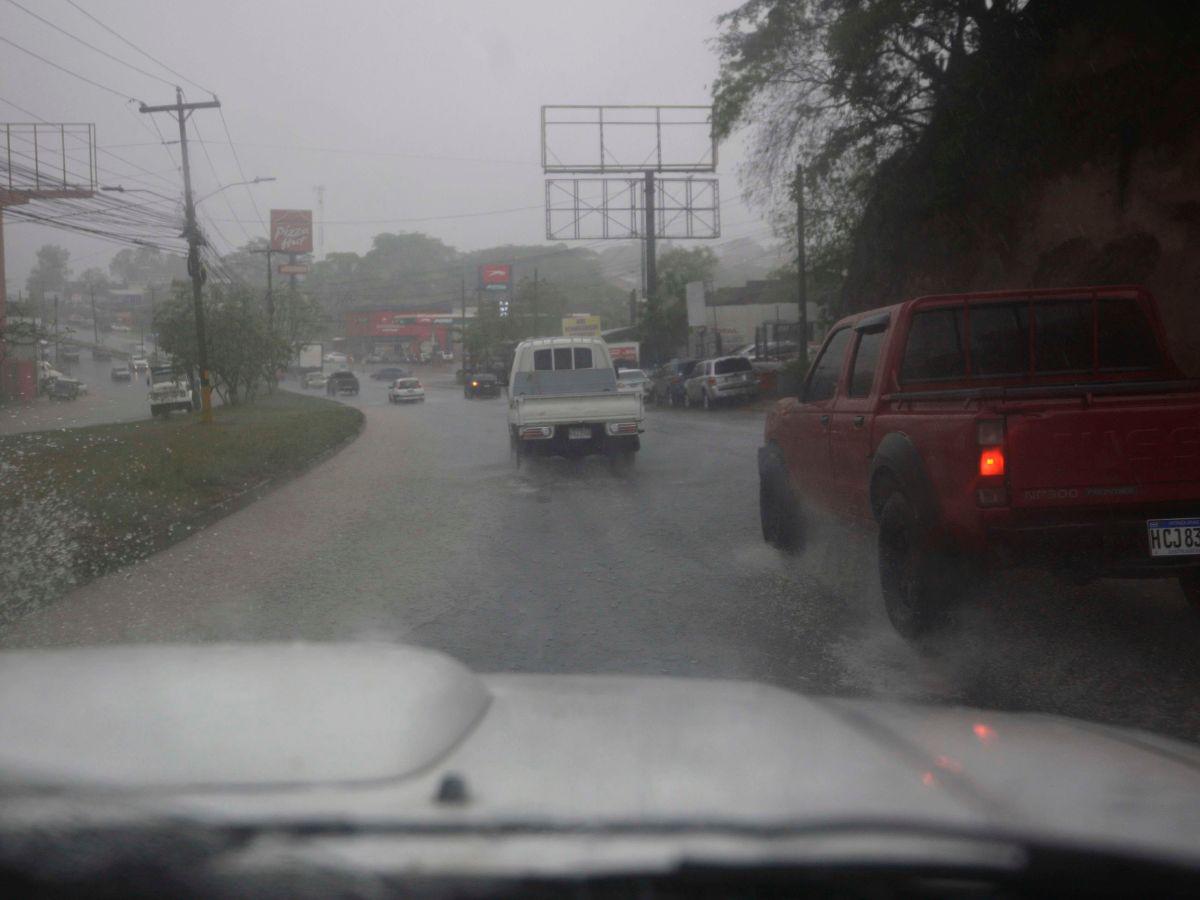 Vaguada dejará lluvias con actividad eléctrica en tres regiones de Honduras