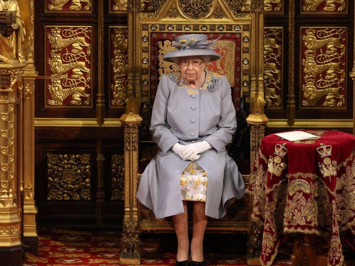 Reina Isabel cancela compromisos por los síntomas del covid-19