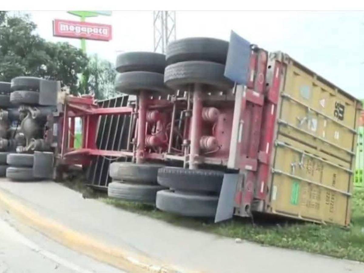 Imágenes del trágico accidente donde una mujer murió aplastada por un contenedor