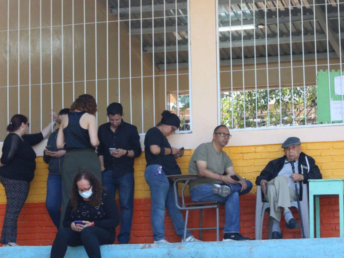 ¡Sin maletas electorales! Retraso en entrega de material mantiene en vilo a la población