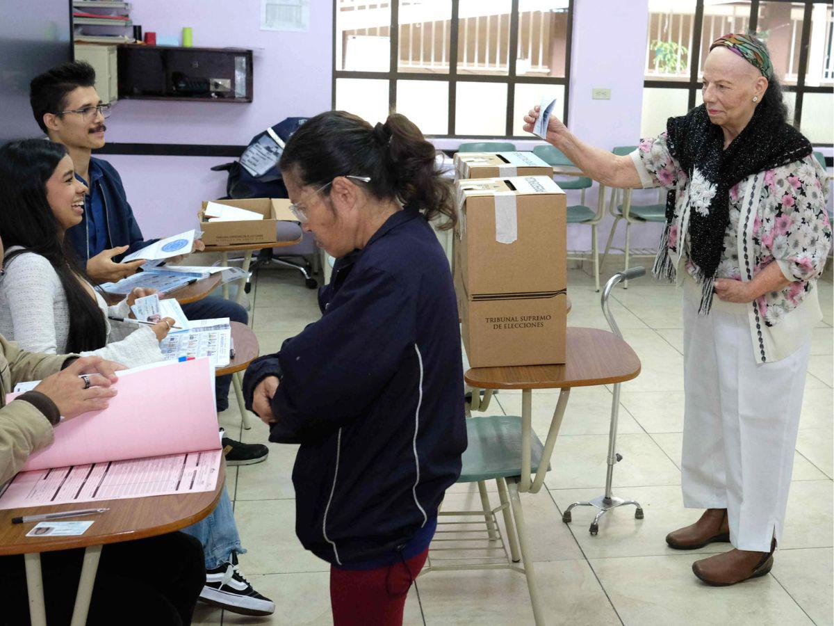 Con normalidad y sin incidentes: así avanzan las elecciones en Costa Rica