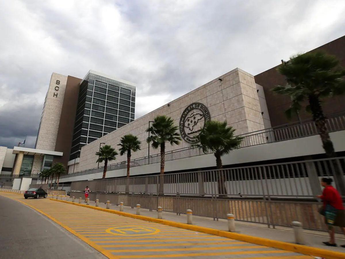 ¿Quiénes son los 11 funcionarios y exfuncionarios del BCH capturados por millonario desfalco?