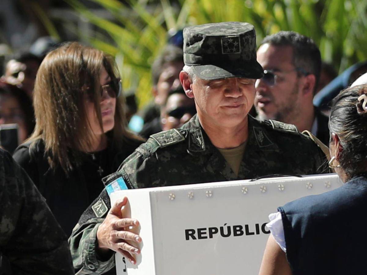 Denuncias de fraude, amenazas e injerencia militar:  Así avanza proceso electoral en Honduras
