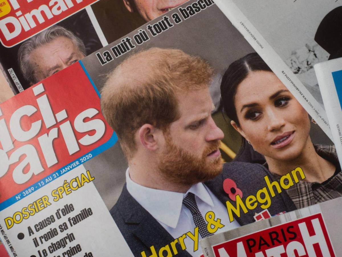 Lectura de labios revela el mordaz comentario de Harry durante coronación del rey Carlos III