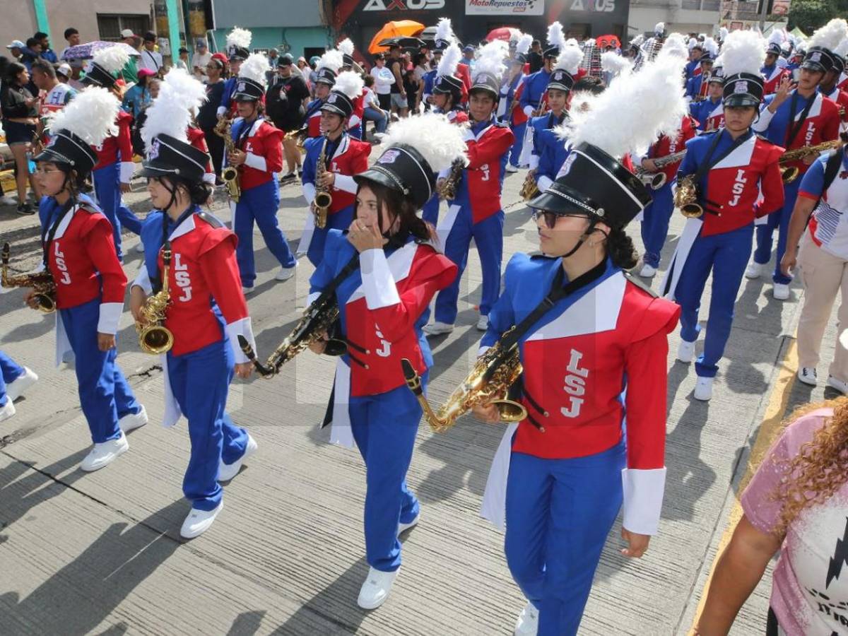 Patriotismo y creatividad, los mejores trajes de las bandas en los desfiles patrios Honduras 2025