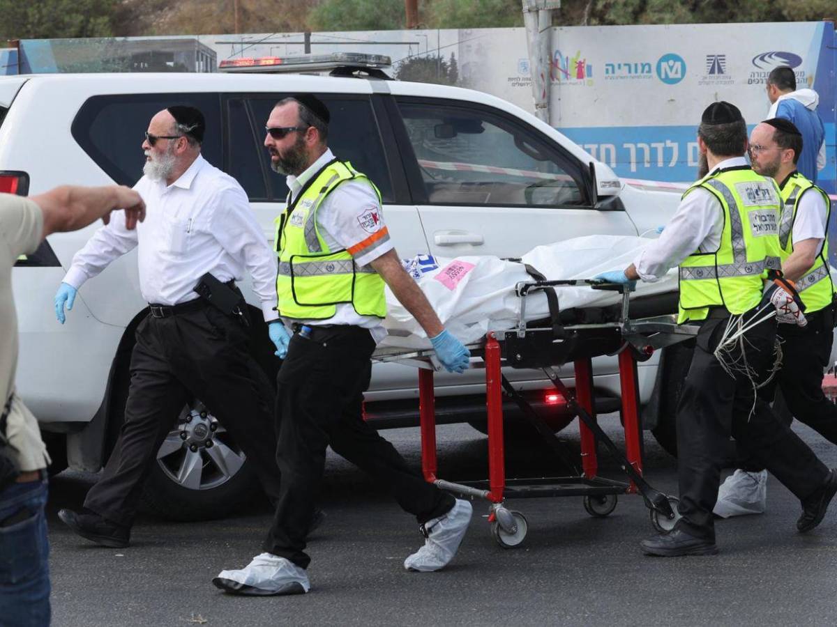 Atacantes eran dos y llegaron en un carro: ¿qué se sabe del atentado en Jerusalén?