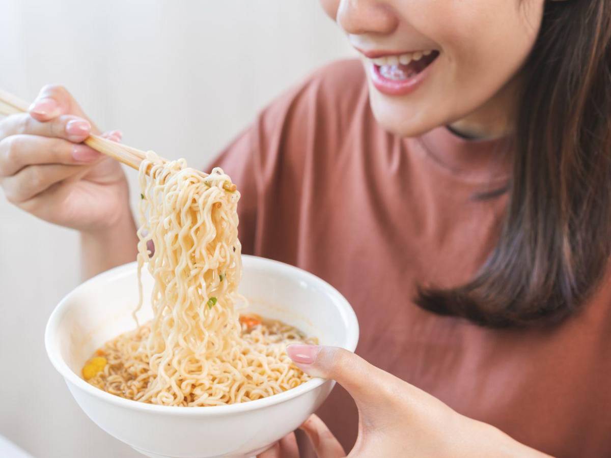 ¿Qué alimentos debes evitar para prevenir el cáncer de colon? Esto dicen expertos