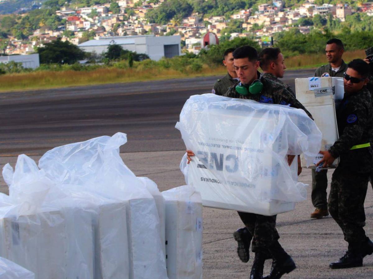 Llegan a Tegucigalpa maletas electorales desde Gracias a Dios