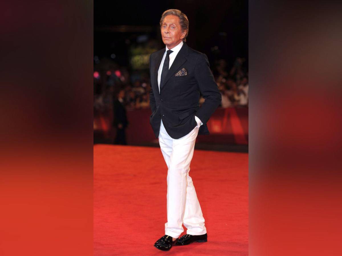 Adiós a Valentino: muere el último emperador que hizo del rojo un mito eterno
