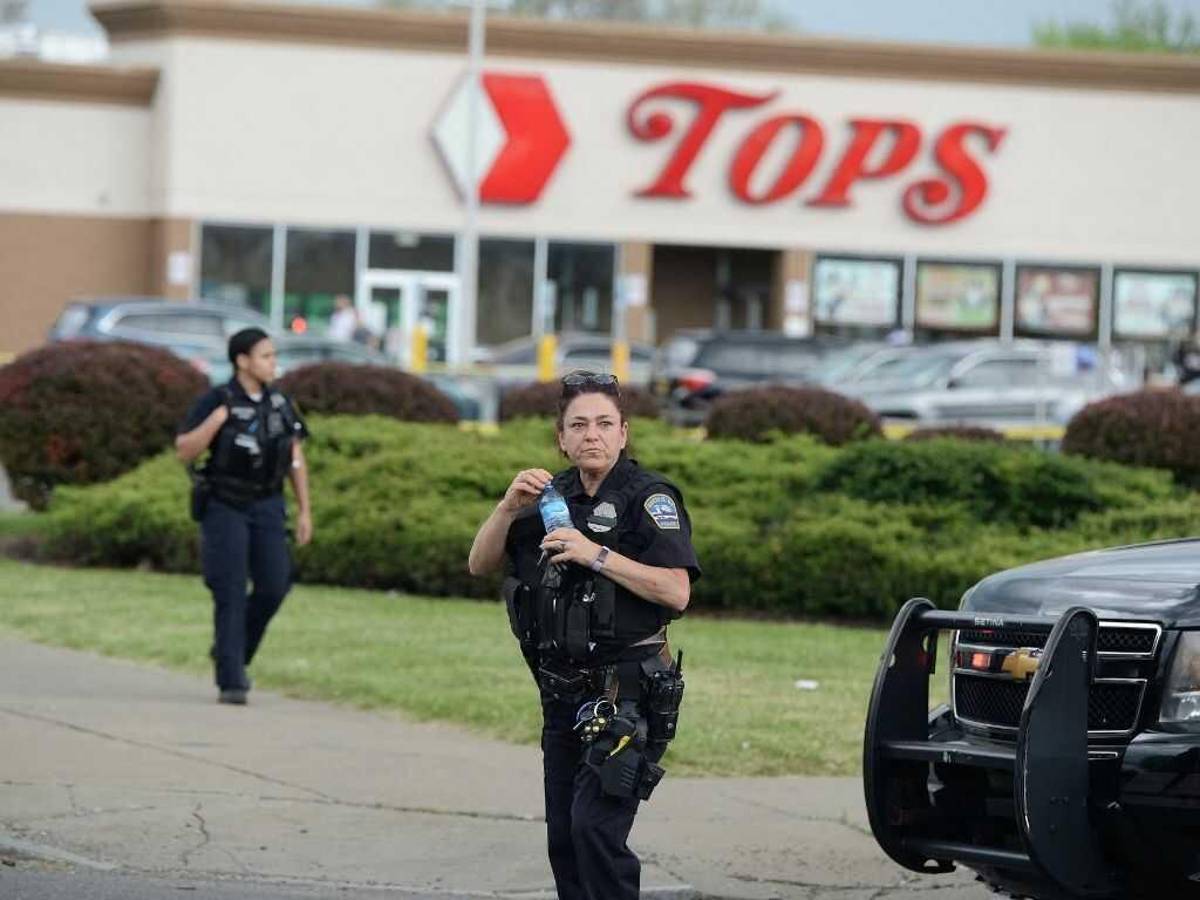 Ataque en tienda de EEUU tuvo “motivación racial”