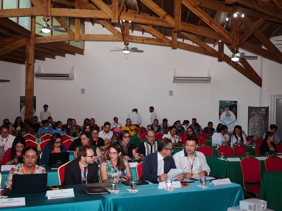 El evento concluyó con un llamado a la acción por parte de los asistentes.