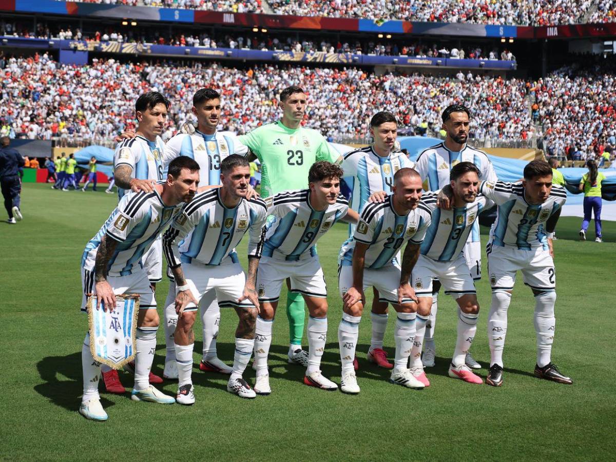 Messi toma decisión tras perder la final del Mundial ante España: nueve jugadores le siguen