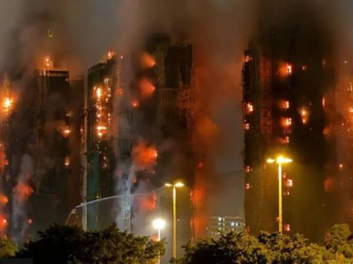 Incendio de Hong Kong: Gobierno se reúne de emergencia y habilita refugios